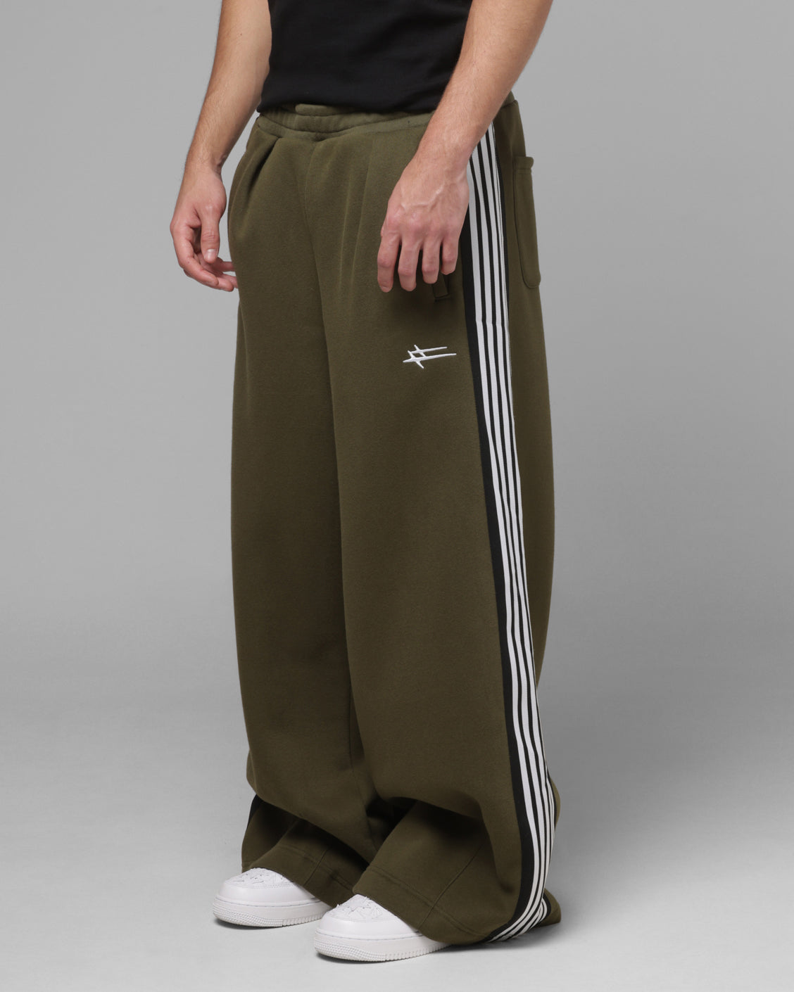 Loiter Hybrid Trackpants Moss Green