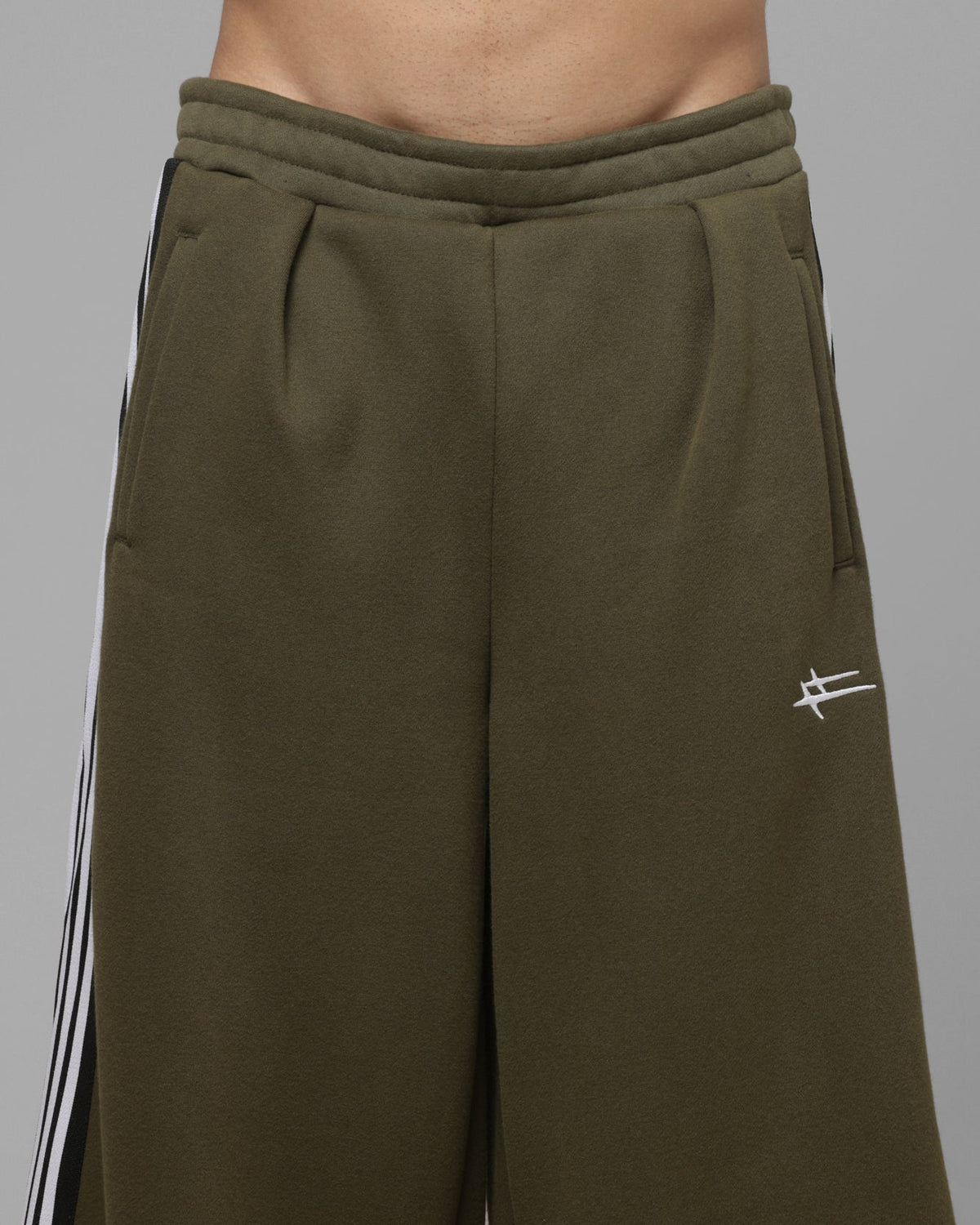 Loiter Hybrid Trackpants Moss Green