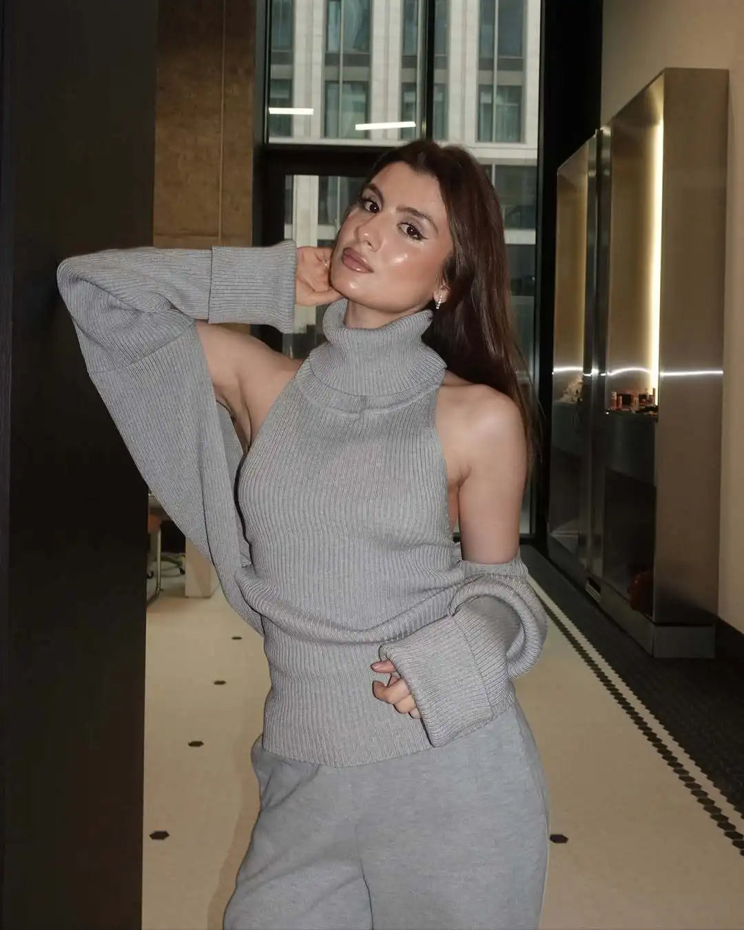 Women's Backless Turtleneck Knit Vest
